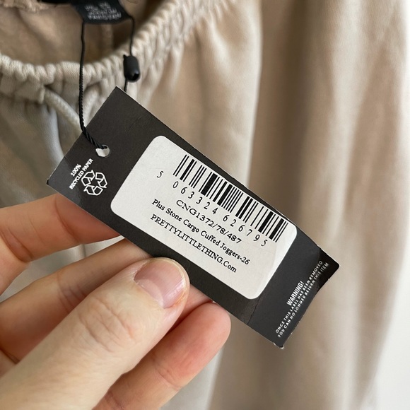 PrettyLittleThing Cargo Sweatpants Plus Size 22 NWT - Picture 9 of 10